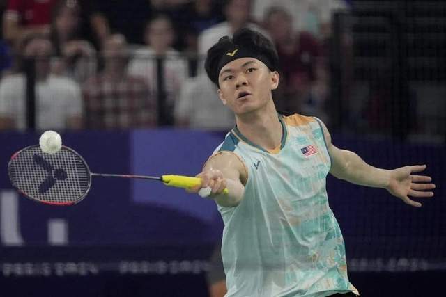 嘉与梁峻豪, 敏参加本届, 日在主持其